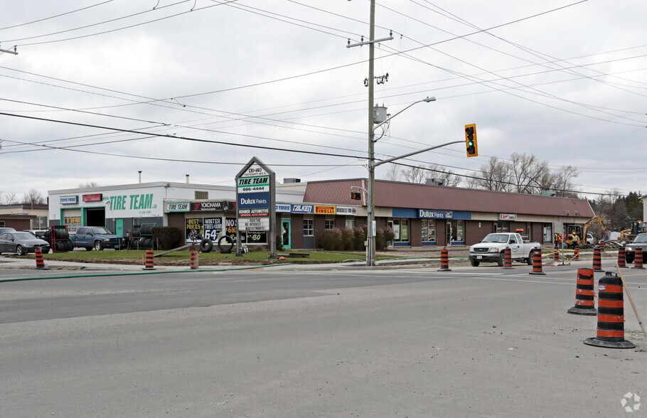 130-140 University Ave E, Waterloo, ON à vendre - Photo principale - Image 1 de 1