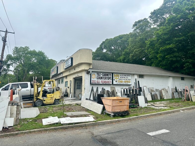 87 Ronkonkoma Ave, Ronkonkoma, NY for sale - Building Photo - Image 3 of 12