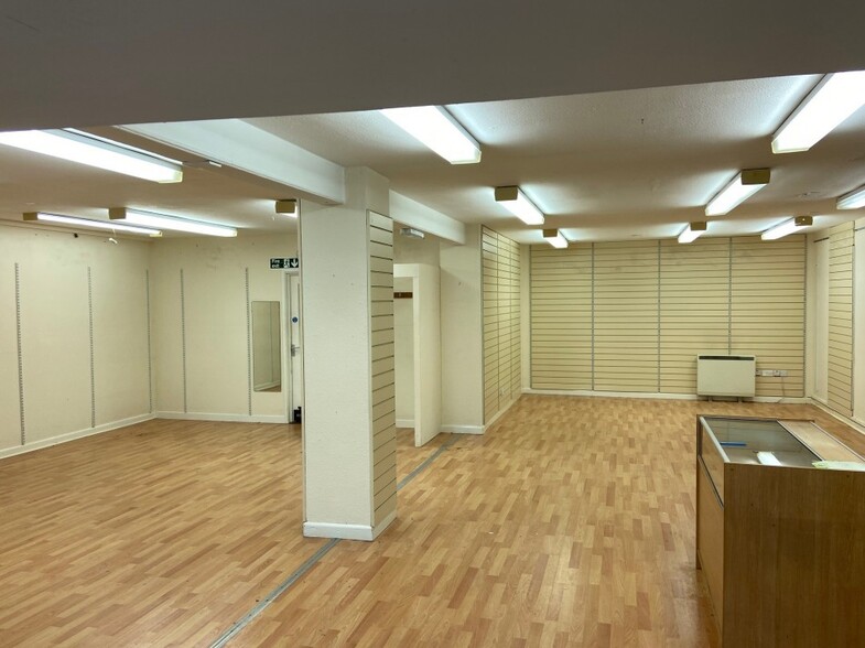 41 High St, Bristol for lease - Interior Photo - Image 2 of 3