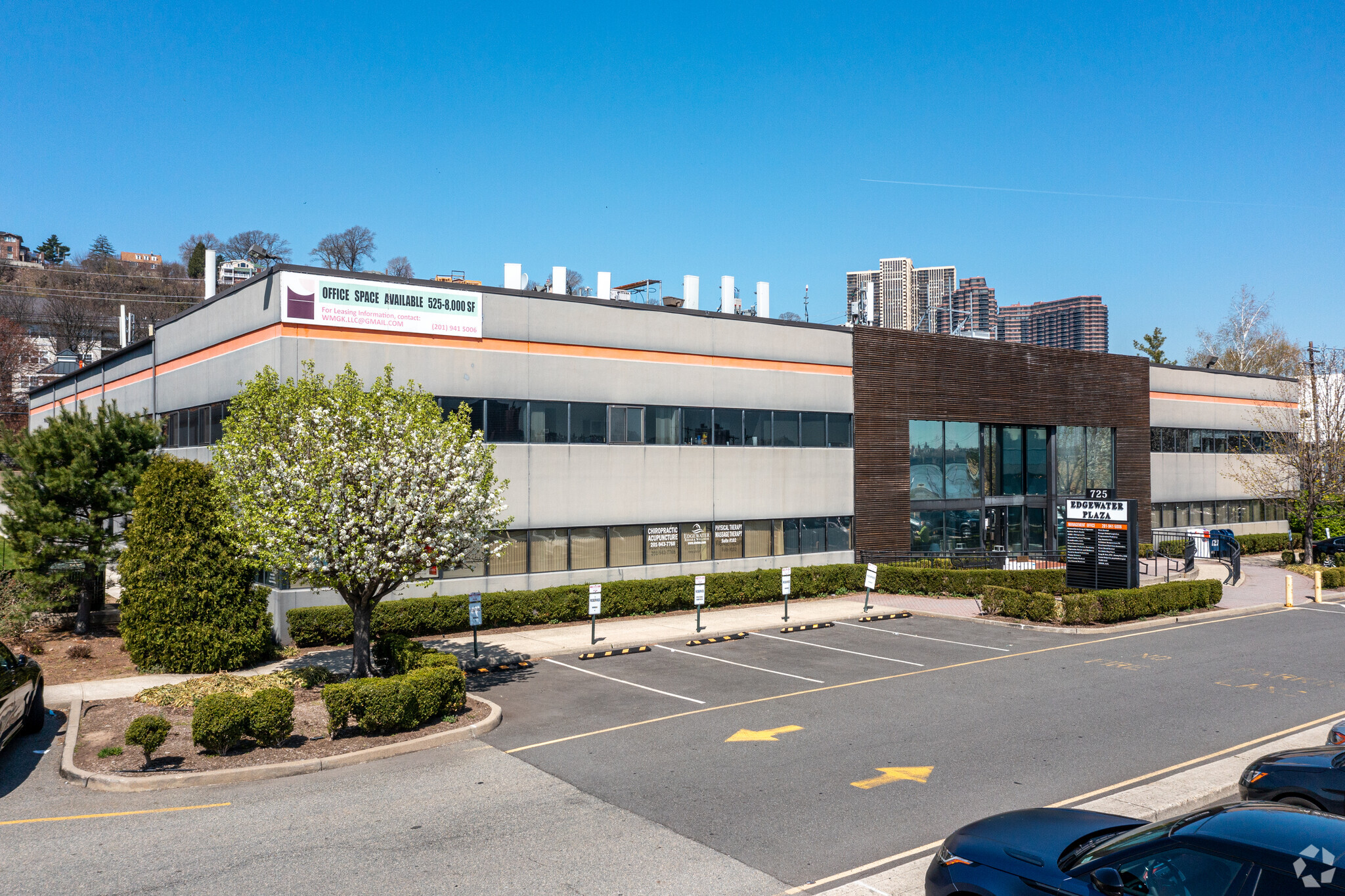 725 River Rd, Edgewater, NJ for lease Building Photo- Image 1 of 7