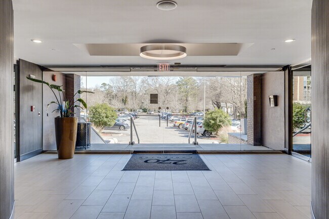 Plus de détails pour 270 Carpenter Dr NE, Sandy Springs, GA - Bureau à louer