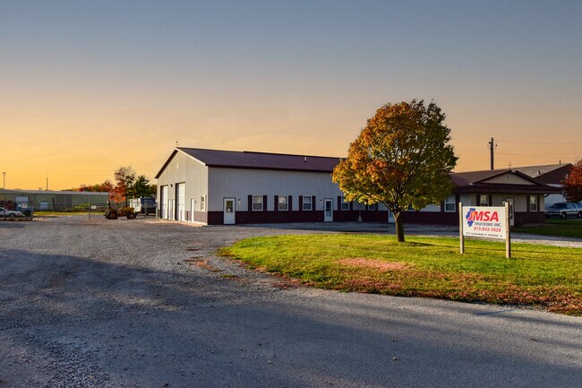 Plus de détails pour 1311 N Division St, Pontiac, IL - Bureau, Industriel à louer