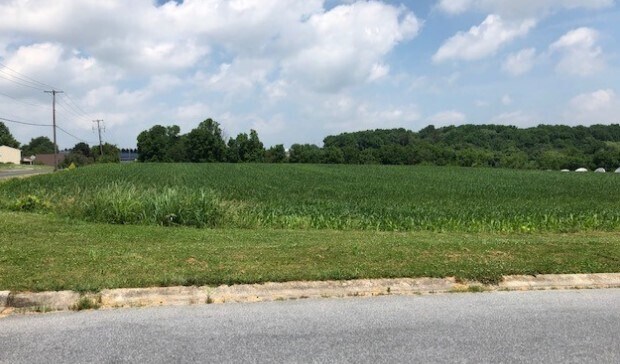 1525 Suzy St, Lebanon, PA for sale Building Photo- Image 1 of 2