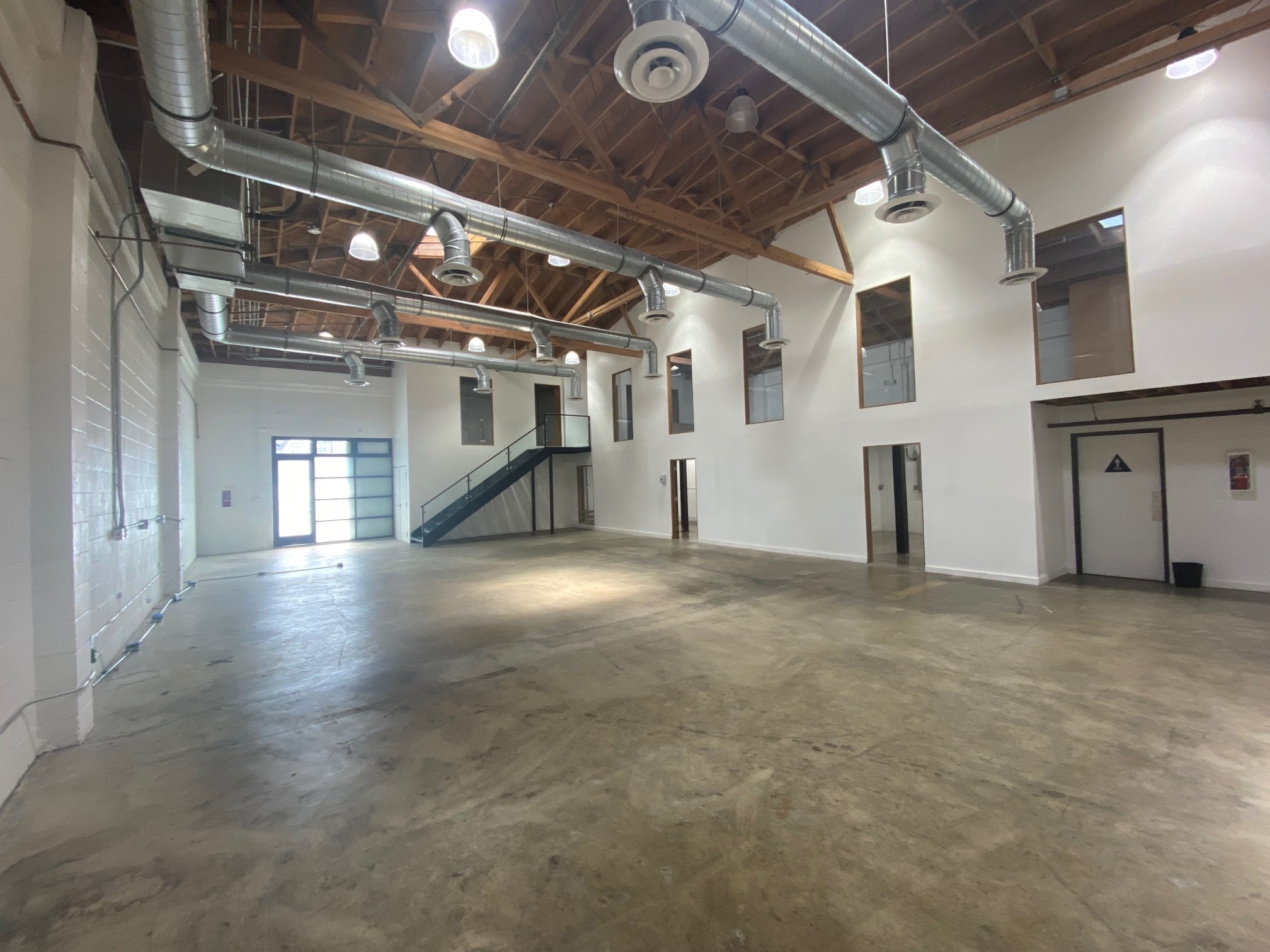 8928 Ellis Ave, Culver City, CA à louer Photo intérieure- Image 1 de 3