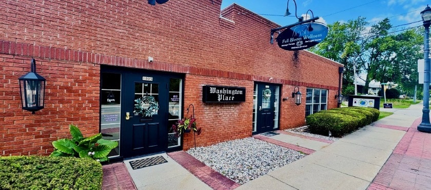 1003-1005 Washington St, Grafton, WI for lease - Building Photo - Image 2 of 11