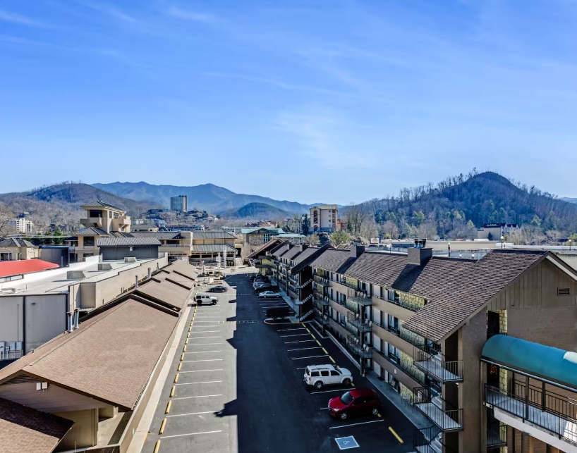929 Parkway, Gatlinburg, TN for sale Building Photo- Image 1 of 7