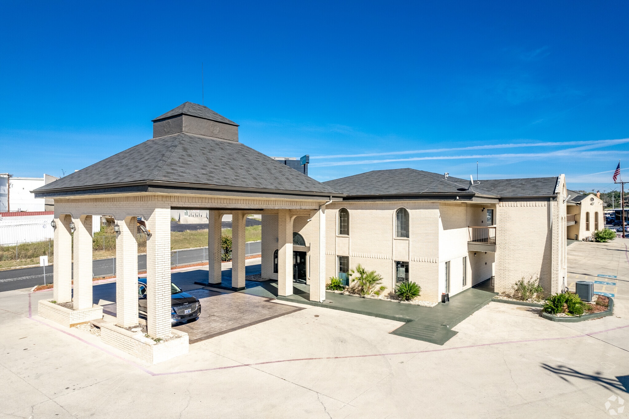 4 Piano Pl, San Antonio, TX for sale Primary Photo- Image 1 of 6