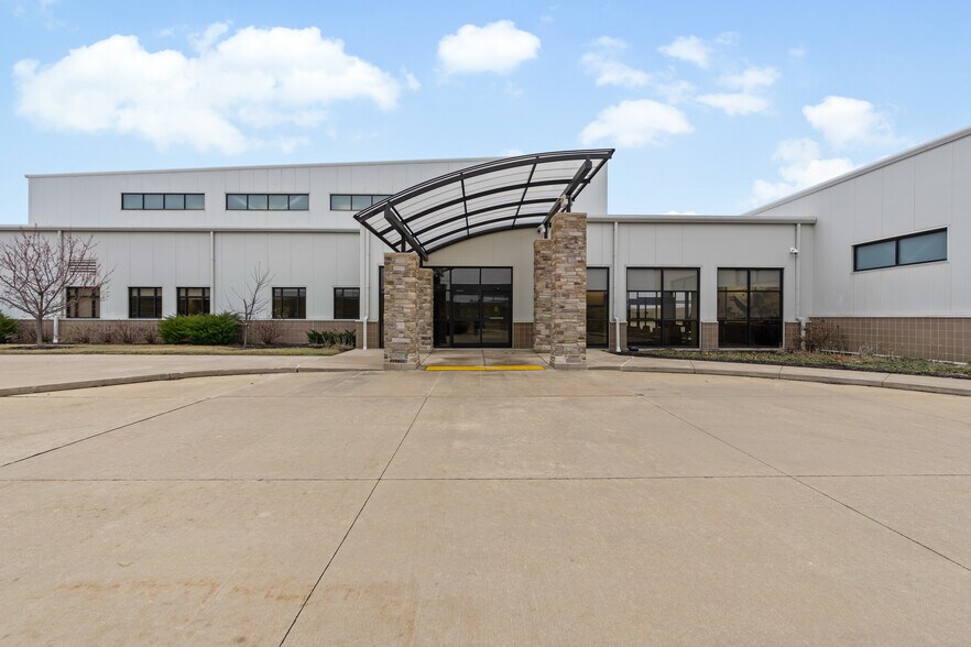 7022 W Middle Rd, Peoria, IL à vendre - Photo du bâtiment - Image 3 de 6