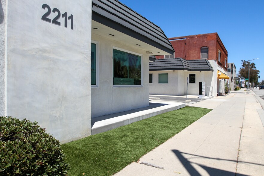 2207-2211 W Torrance Blvd, Torrance, CA à louer - Photo du bâtiment - Image 3 de 13