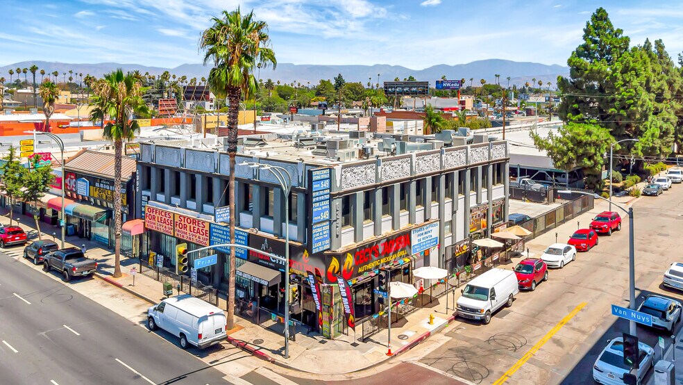 6350-6356 Van Nuys Blvd, Van Nuys, CA à louer - Photo du bâtiment - Image 2 de 6