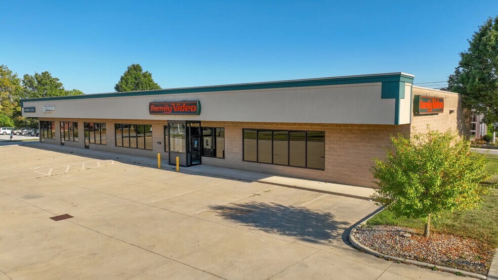 201-215 W High St, Saint Marys, OH à louer - Photo du bâtiment - Image 2 de 6