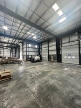 955 Connecticut Ave, Bridgeport, CT for lease Interior Photo- Image 2 of 4