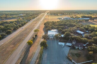 Plus de détails pour 151 Fox Rd, Weatherford, TX - Commerce de détail à louer