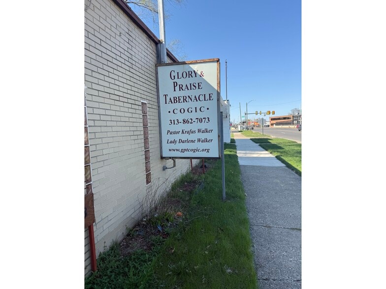 16573 Meyers Rd, Detroit, MI for sale - Building Photo - Image 3 of 4