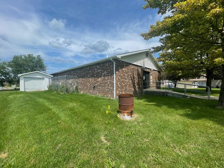 210 Home Ave, Churubusco, IN for sale - Building Photo - Image 2 of 44