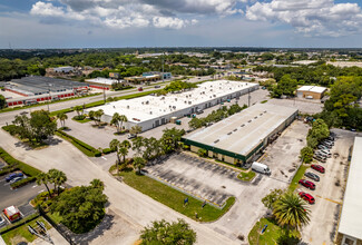 Plus de détails pour 8801 Enterprise Blvd, Largo, FL - Industriel à louer