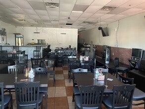 1319 Cypress Creek Parkway, Houston, TX for lease Interior Photo- Image 2 of 5