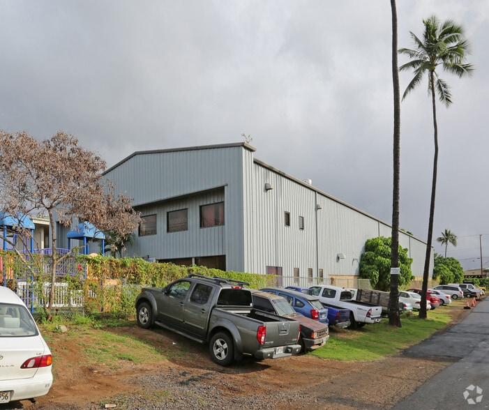 94-133 Pahu St, Waipahu, HI à louer - Photo du bâtiment - Image 2 de 13