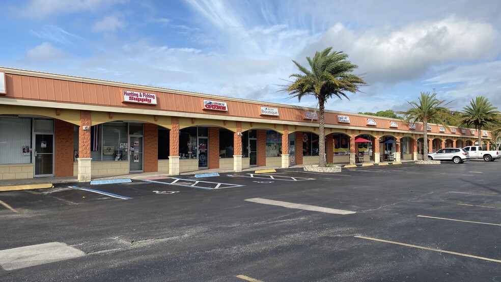 2137 N Courtenay Pky, Merritt Island, FL for lease - Building Photo - Image 3 of 5