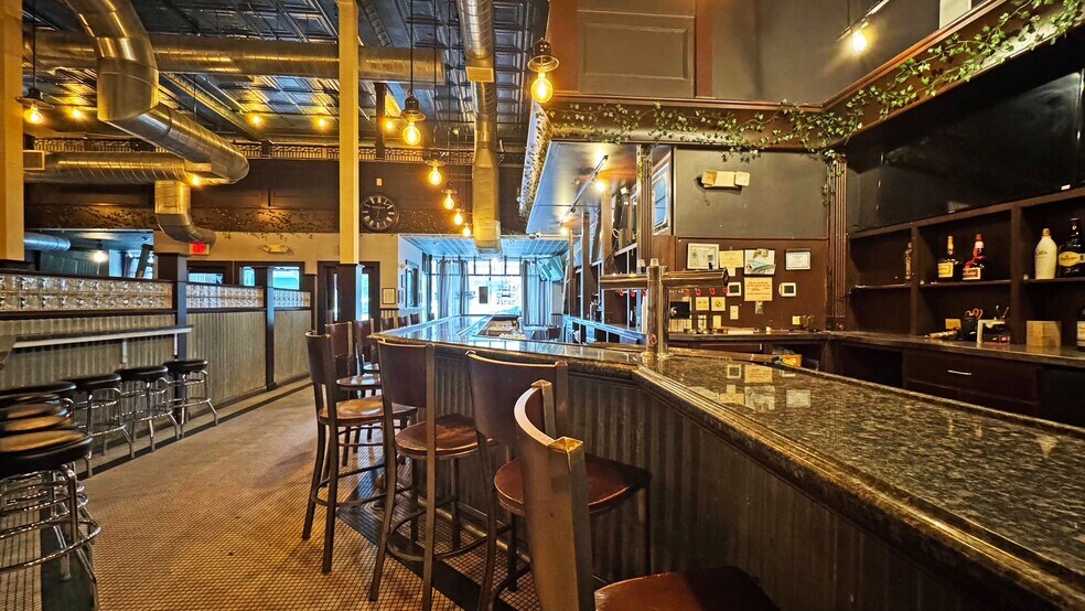 17-21 Elizabeth St, Derby, CT à louer - Photo du bâtiment - Image 2 de 4