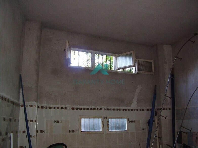 Retail in Laredo, Cantabria for sale - Interior Photo - Image 2 of 5
