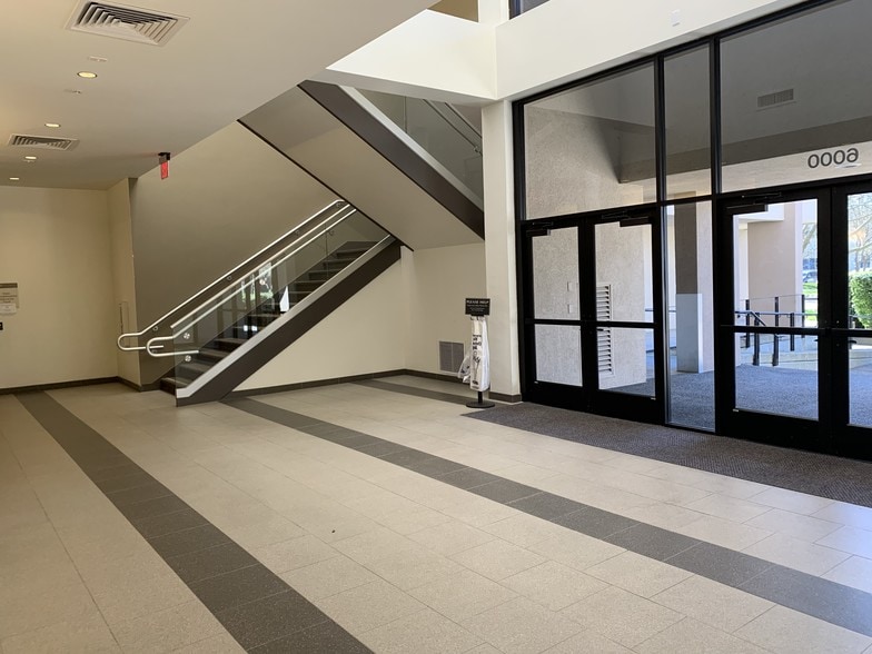 6000 State Farm Dr, Rohnert Park, CA for lease - Lobby - Image 2 of 2