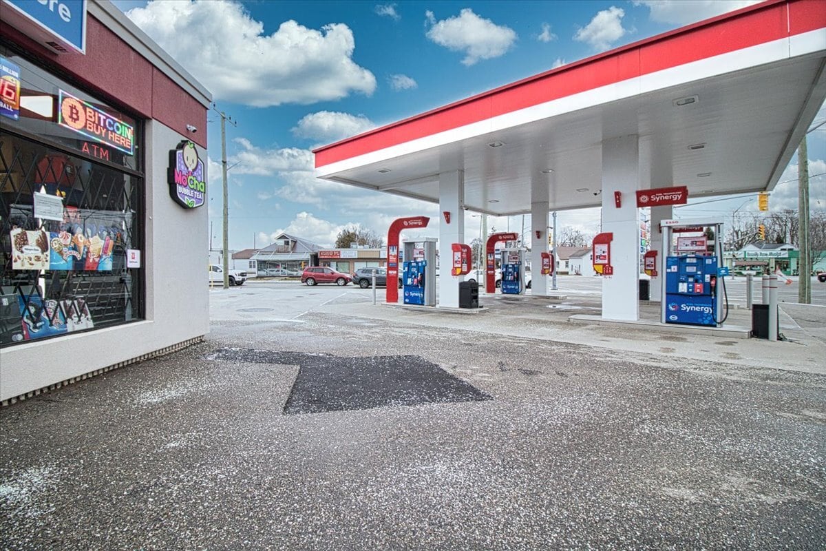 410 Queen St, Chatham, ON for sale Primary Photo- Image 1 of 29