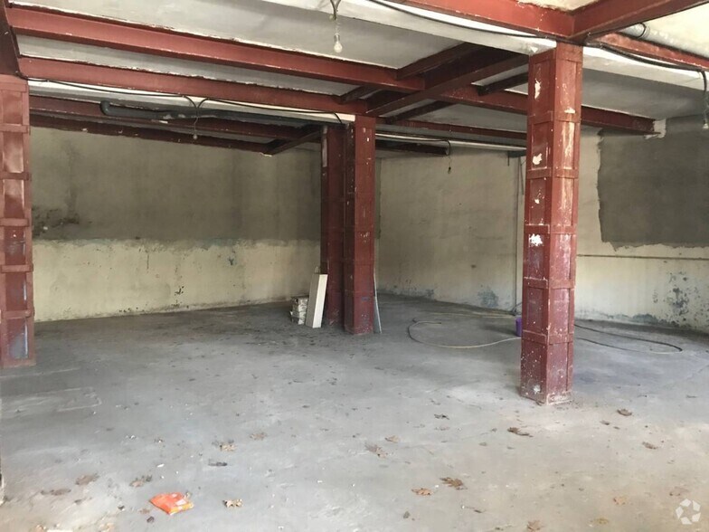 Calle Bambú, 10, Madrid, Madrid for lease - Building Photo - Image 3 of 11