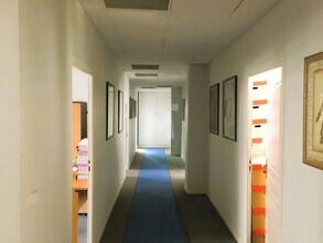 Office in Évry-Courcouronnes for lease Interior Photo- Image 2 of 6