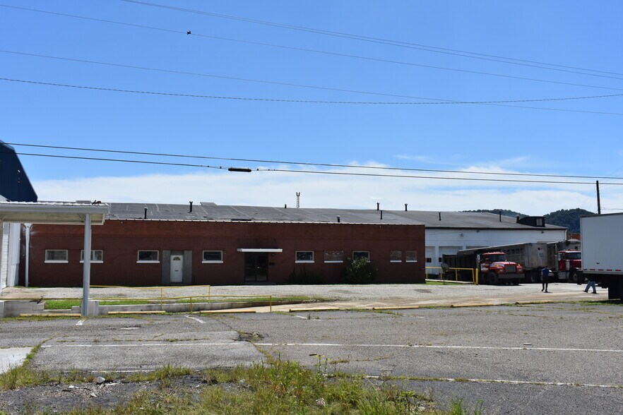 2420 Gallia St, Portsmouth, OH à louer - Photo du bâtiment - Image 3 de 8