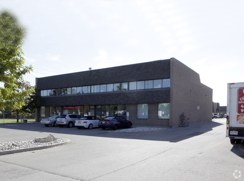 2624 Royal Windsor Dr, Mississauga, ON for lease - Primary Photo - Image 1 of 5