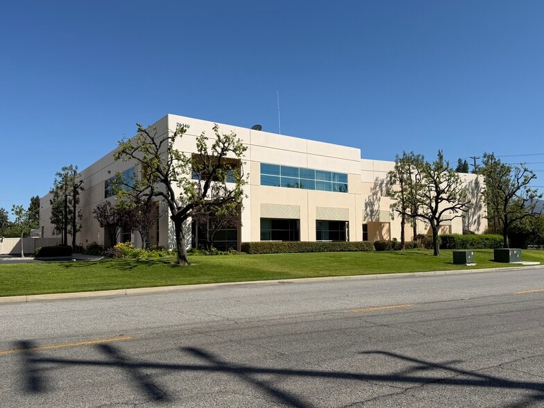 26140 Avenue Hall, Valencia, CA for lease - Building Photo - Image 2 of 3