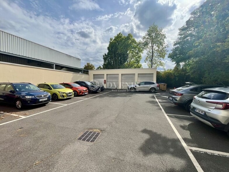 Office in Eaubonne for sale - Building Photo - Image 3 of 12