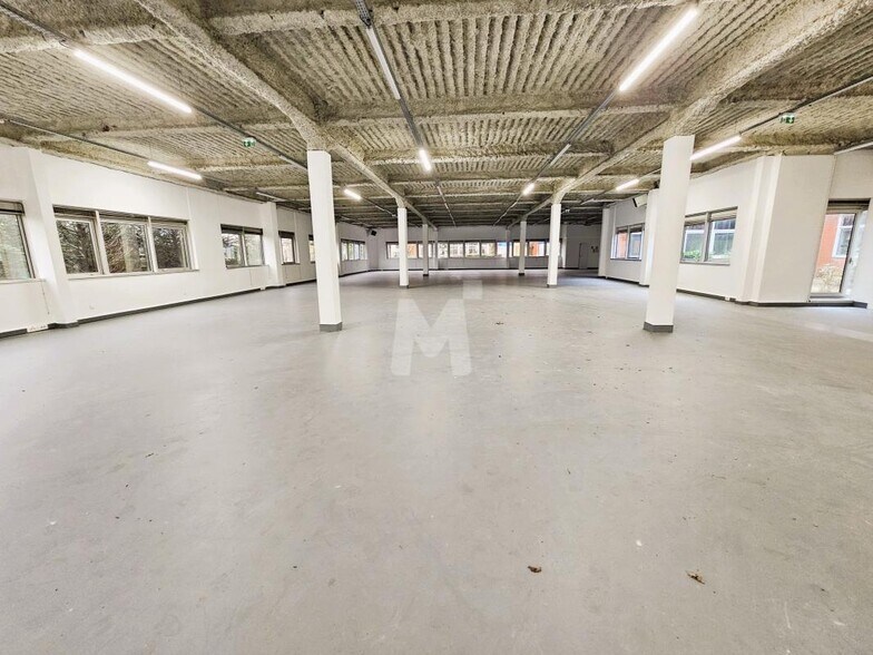 Office in Les Ulis for lease - Interior Photo - Image 3 of 14