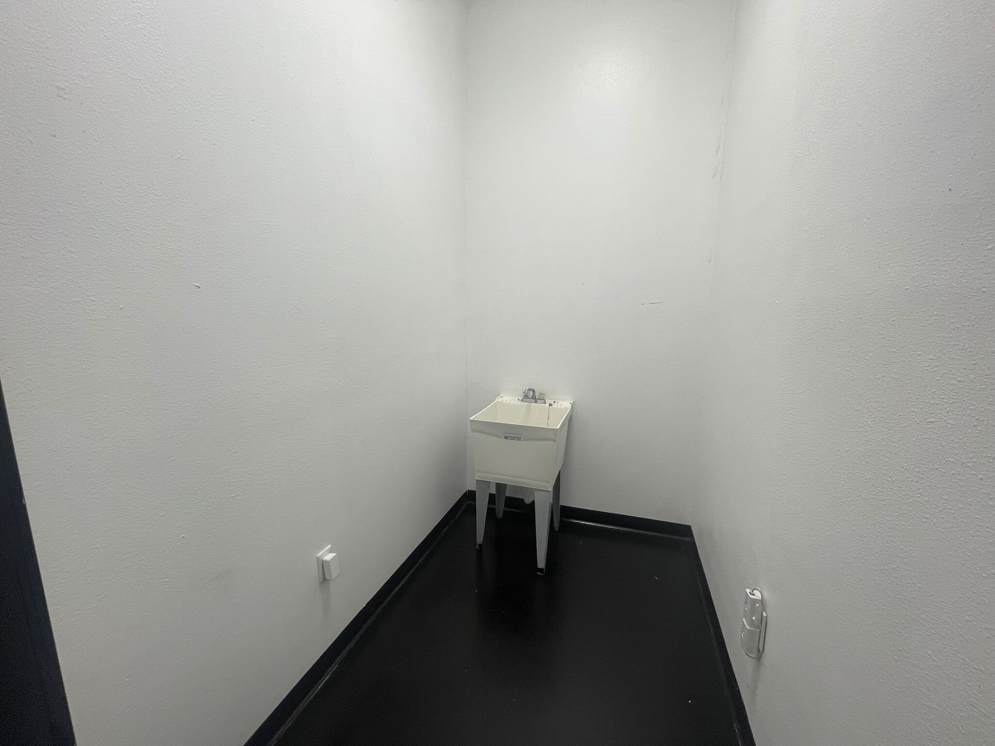 6600-6924 Antoine Dr, Houston, TX for lease Building Photo- Image 1 of 10