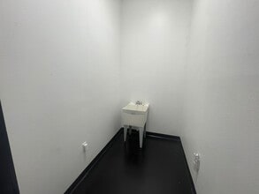 6600-6924 Antoine Dr, Houston, TX for lease Building Photo- Image 1 of 10