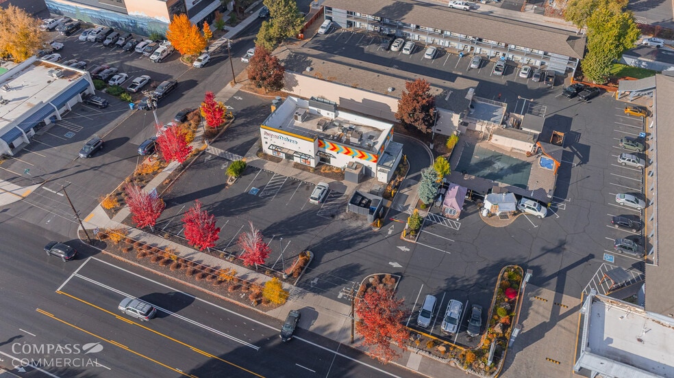 805 NE 3rd St, Bend, OR for lease - Building Photo - Image 2 of 10