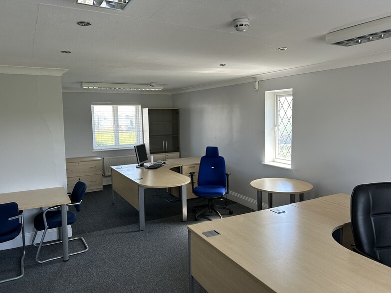 York Rd, York for lease - Building Photo - Image 3 of 4