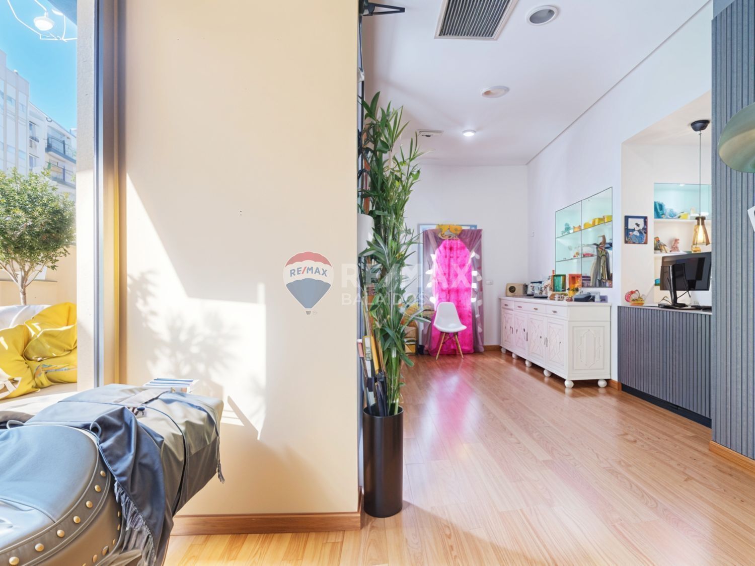 Retail in Vigo, Pontevedra for sale Interior Photo- Image 1 of 46