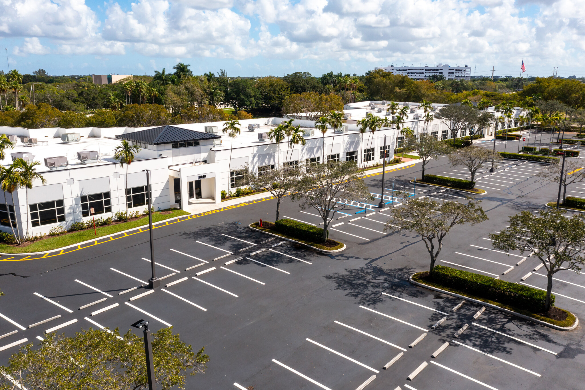 3040 Universal Blvd, Weston, FL for lease Building Photo- Image 1 of 14