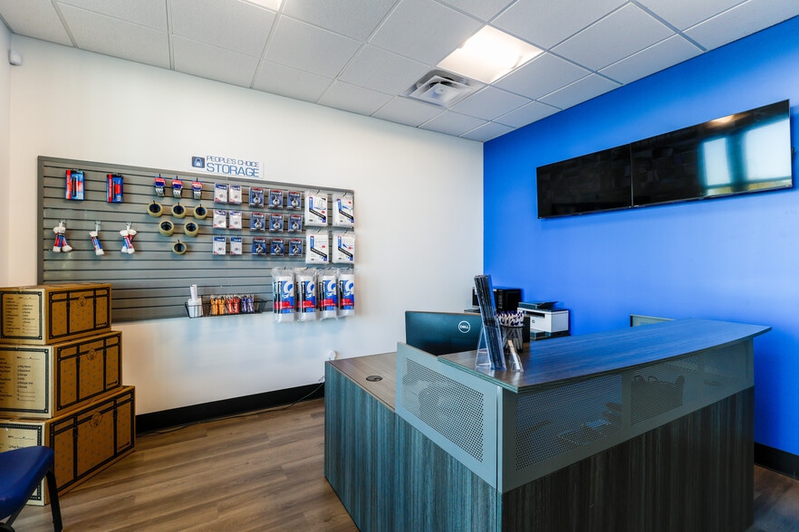 10915 W Kellogg St, Wichita, KS for lease - Building Photo - Image 2 of 9