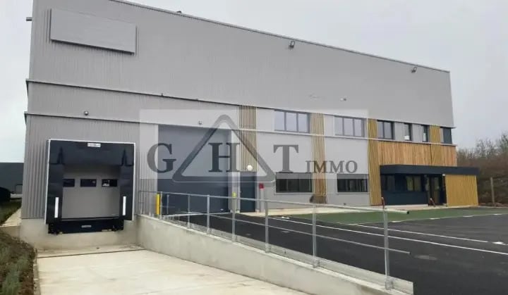 Office in Vaires-sur-Marne for lease Building Photo- Image 1 of 5