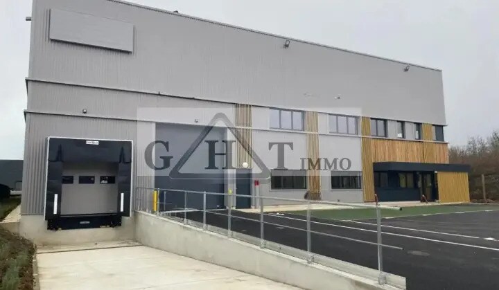 Bureau dans Vaires-sur-Marne à louer Photo du bâtiment- Image 1 de 5