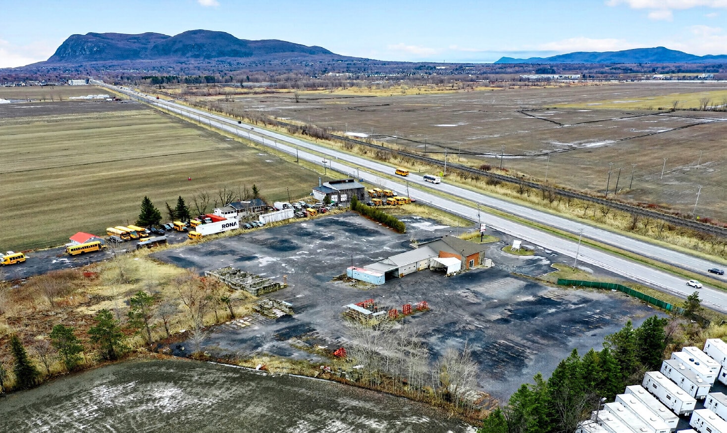 77 Boul Sir-Wilfrid-Laurier, Saint-Basile-le-Grand, QC for lease Building Photo- Image 1 of 9