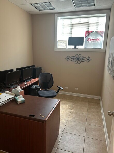 4202 Warren Ave, Hillside, IL à louer - Photo intérieure - Image 2 de 9