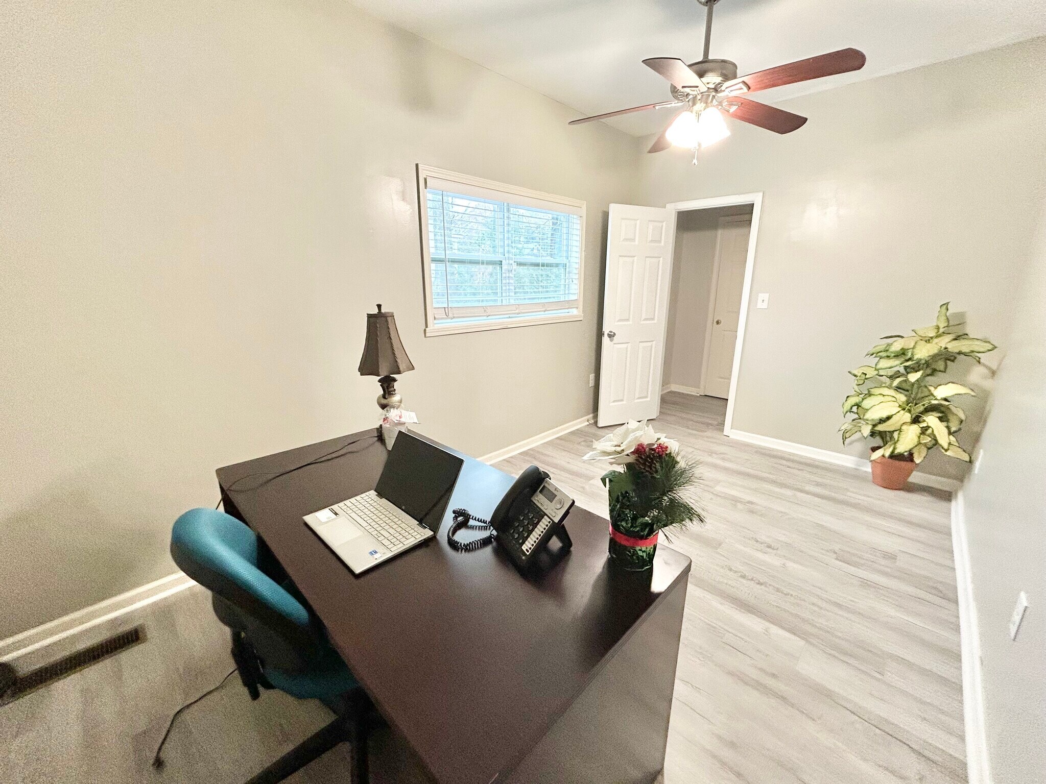 101 W Campbellton St, Fairburn, GA for lease Interior Photo- Image 1 of 4