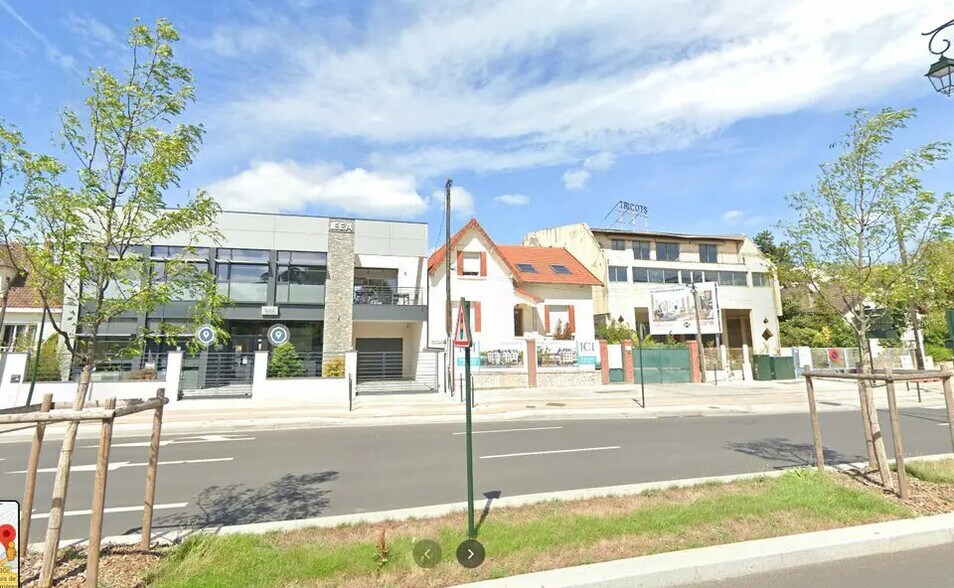 Commerce de détail dans Clamart à louer - Photo du bâtiment - Image 3 de 5