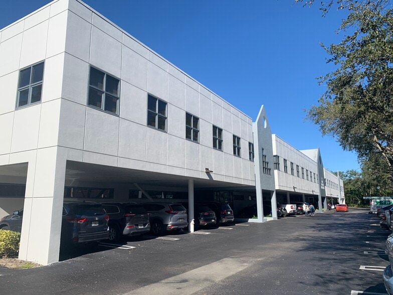 3365 Burns Rd, Palm Beach Gardens, FL for lease - Building Photo - Image 2 of 3