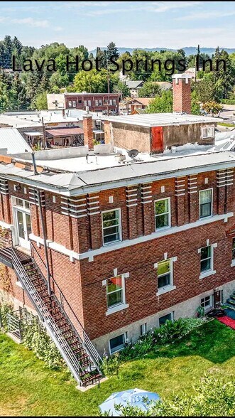 1 Center St, Lava Hot Springs, ID à vendre - Vidéo sur l’inscription commerciale - Image 1 de 5