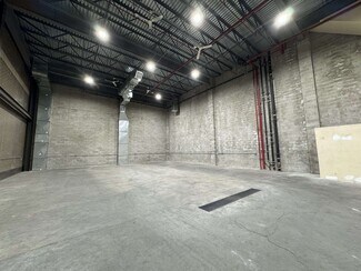 Plus de détails pour Queens, Maspeth, NY - Bureau, Industriel à louer